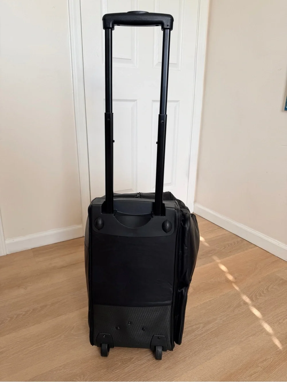 $1,250 NWOT Large Leather Rolling Duffel Bag Wheeled Carry On Handmade Colombia